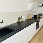 Appartement A 200m Du Lac, Au Coeur De La Vieille Avec Parking